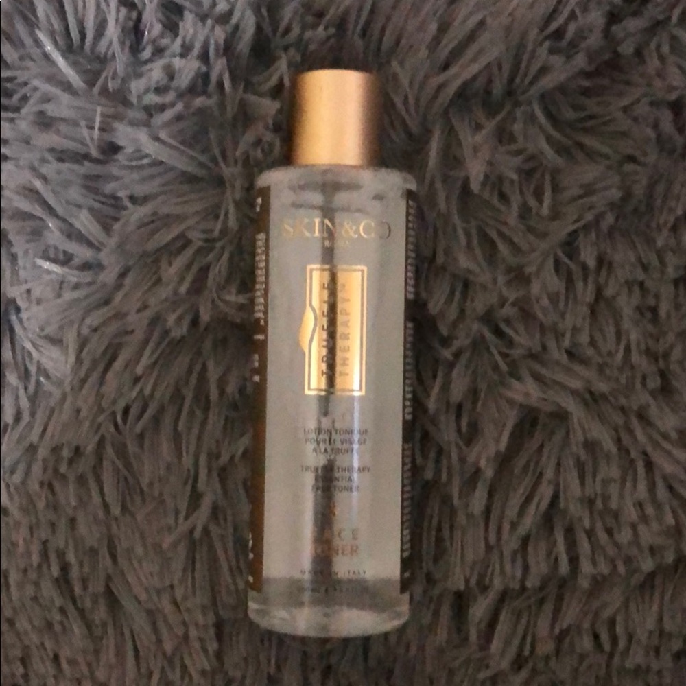 Truffle therapy face toner